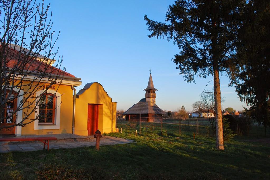 Guest House St. Maria Mariapocs Exterior photo